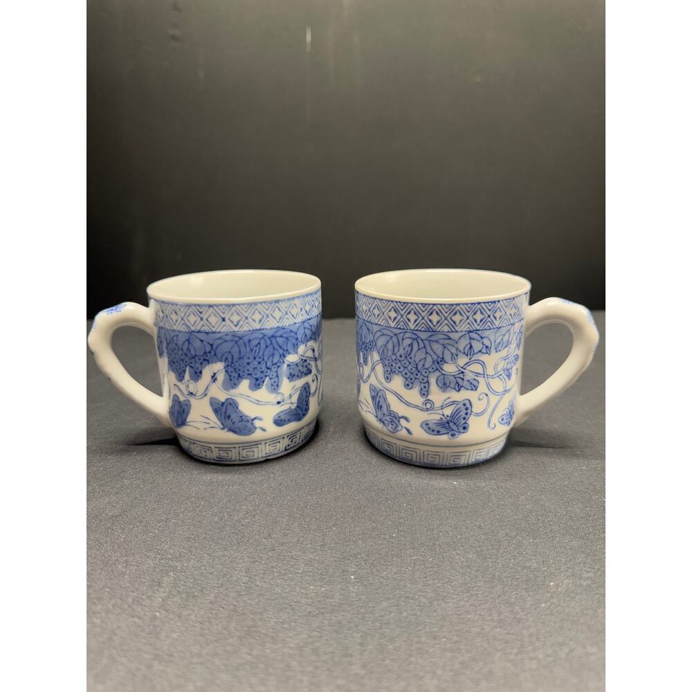 Set of 2 Vintage Guangzhou Chinese Blue & White Porcelain Tea Cups – 3.5" Tall